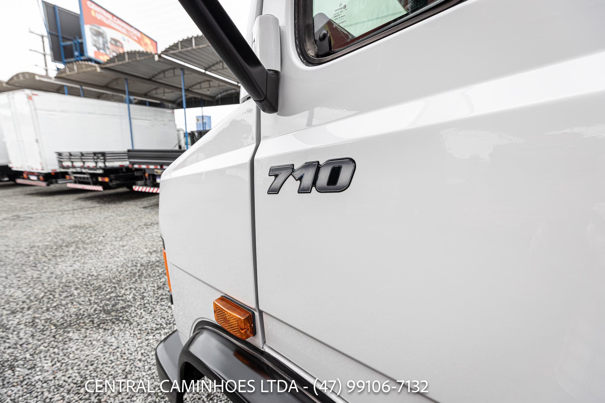 MERCEDES BENZ 710 ANO 2002