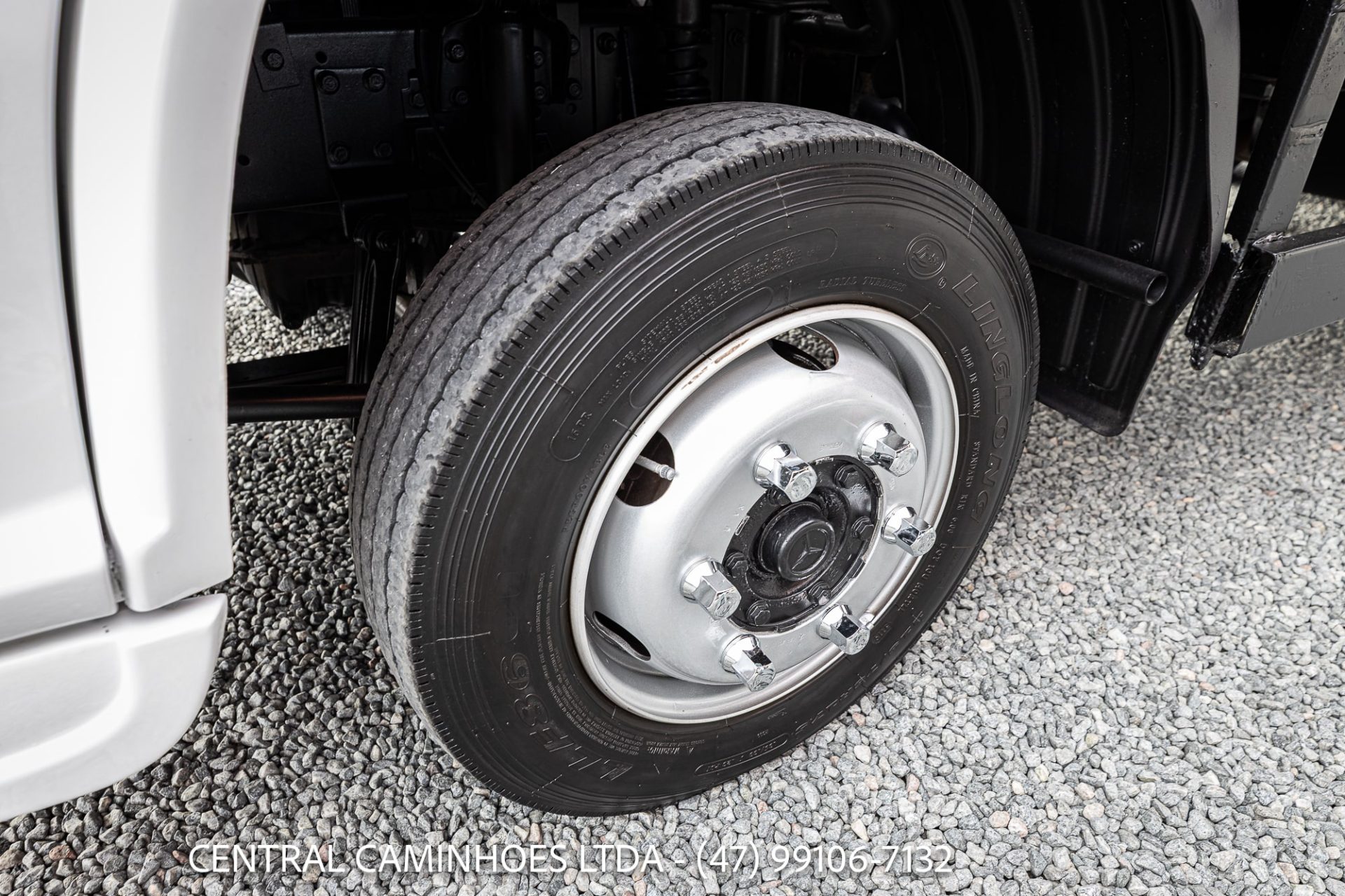 MB ACCELO 715C ANO 2006