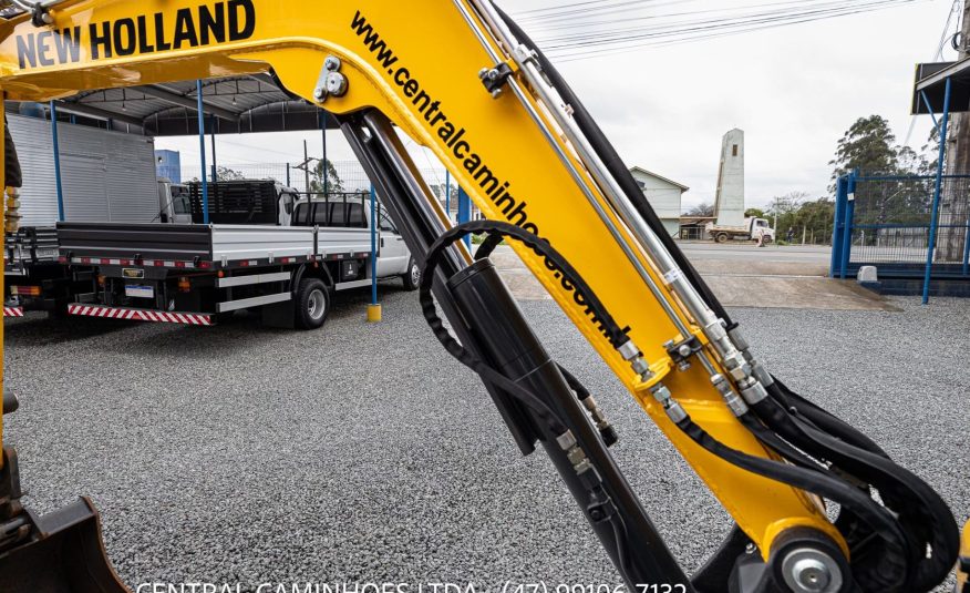 MINI ESCAVADEIRA NEW HOLLAND