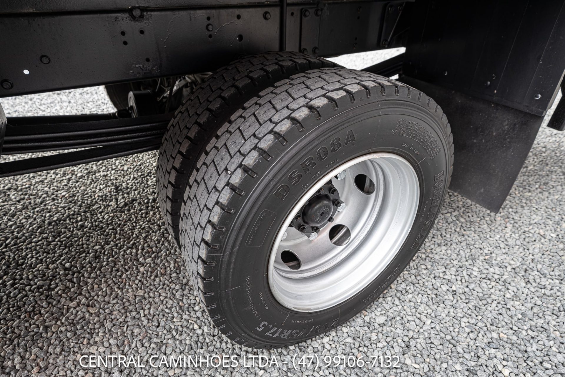 MB ACCELO 715C ANO 2006