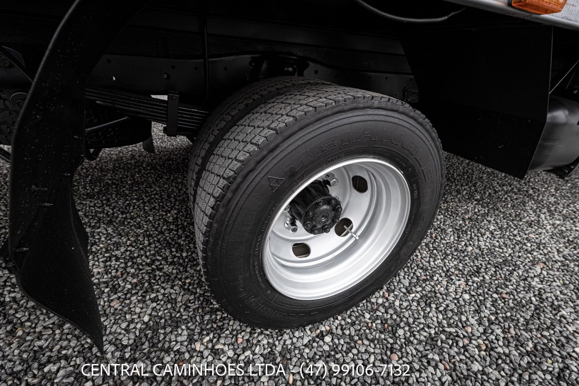 MERCEDES BENZ 710 ANO 2002