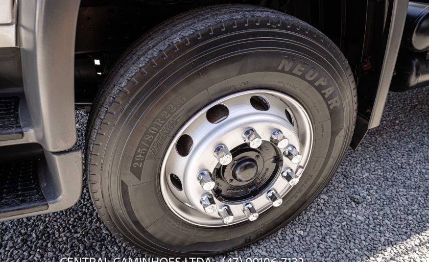 VOLKSWAGEN 23.220 6X2 ANO 2004