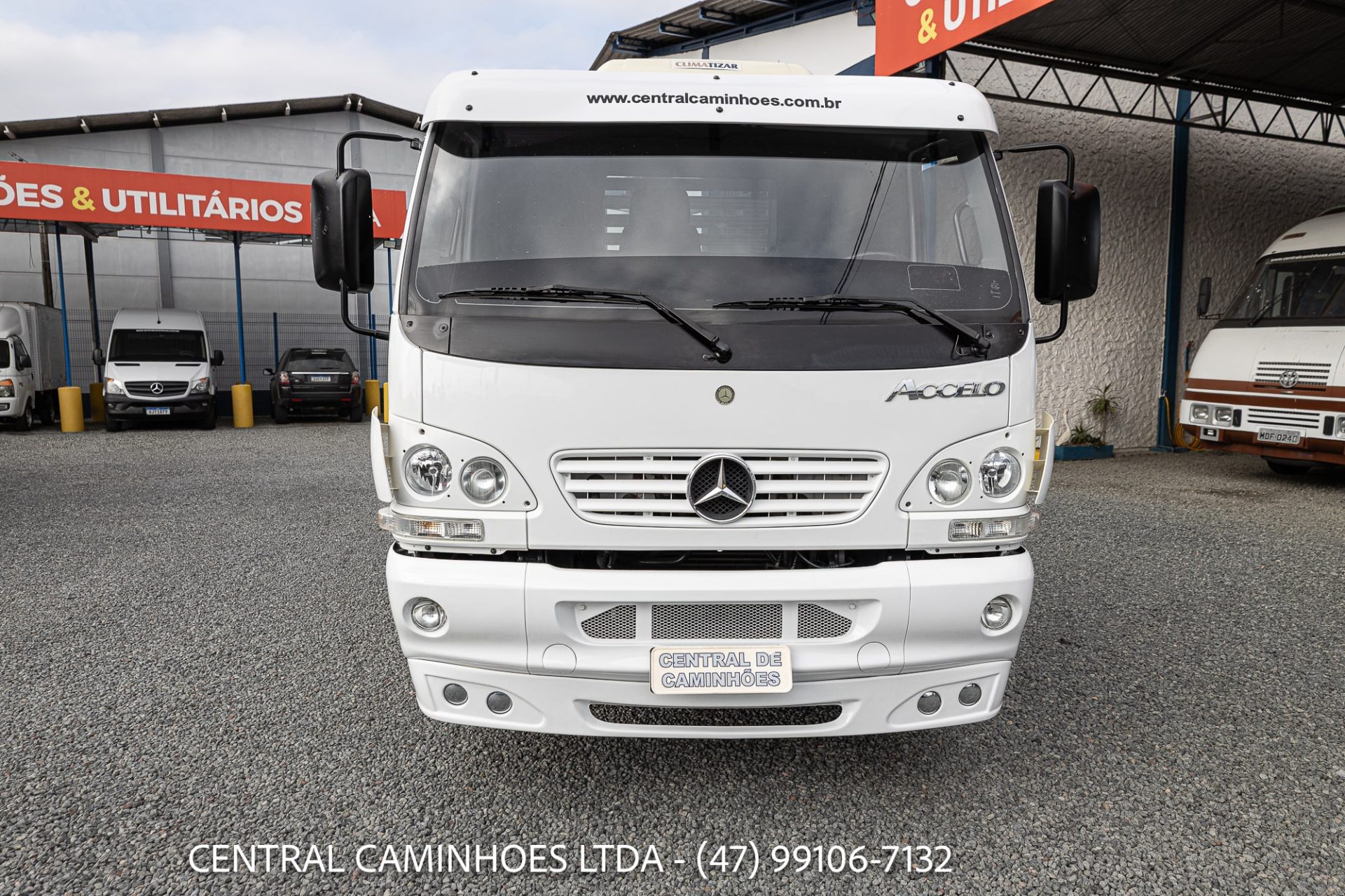 MB ACCELO 715C ANO 2006