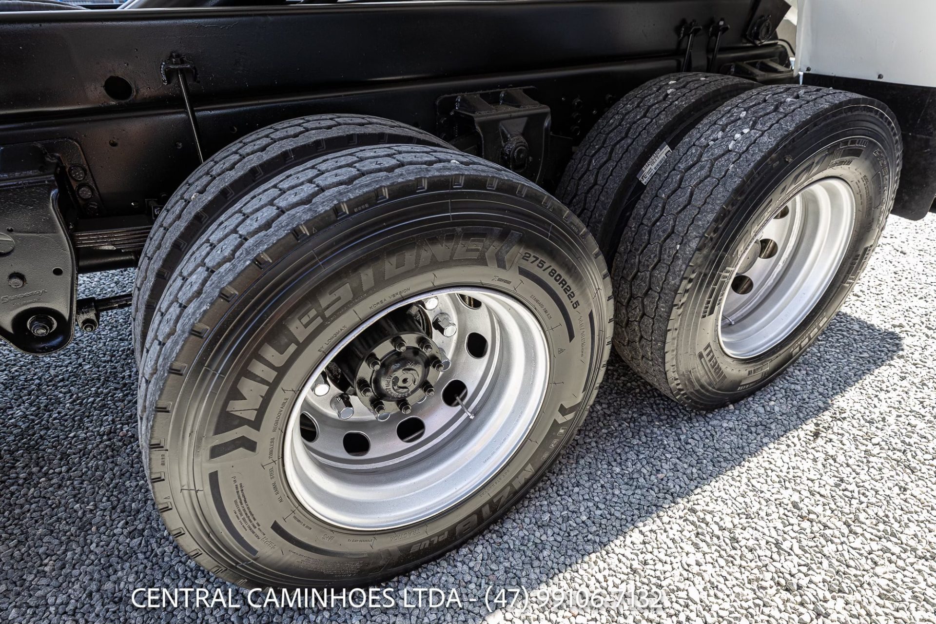 VOLKSWAGEN 23.220 6X2 ANO 2004