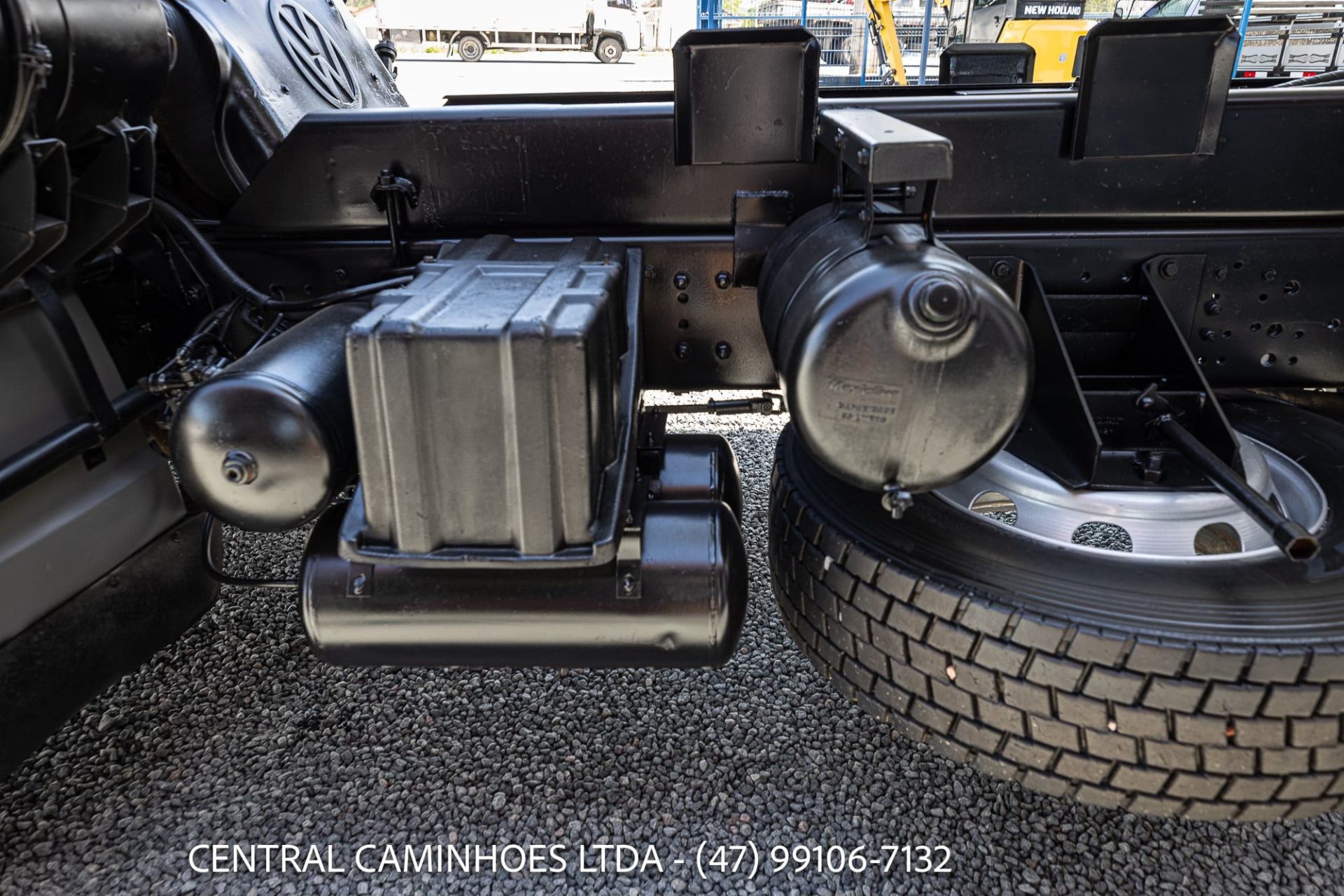 VOLKSWAGEN 23.220 6X2 ANO 2004