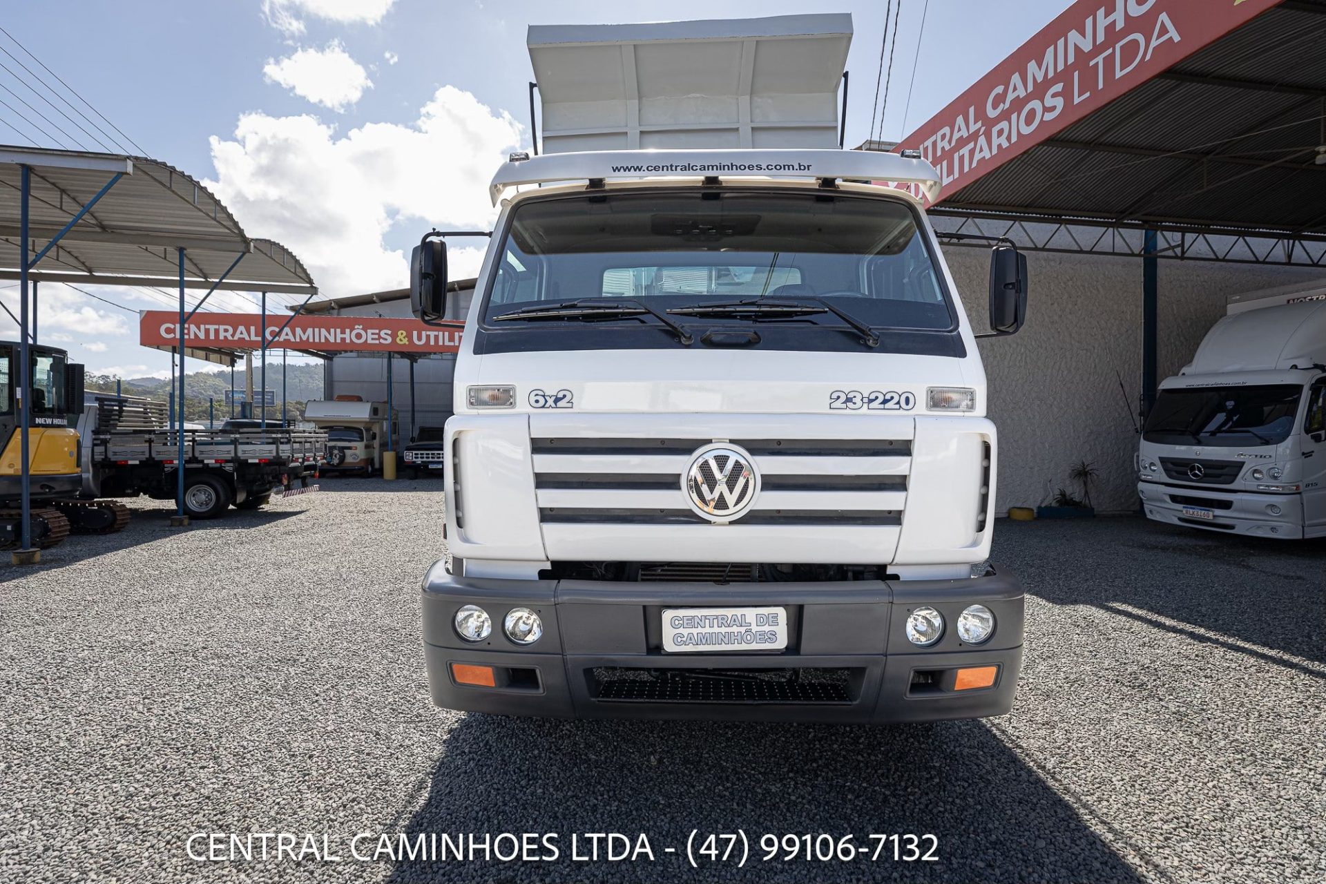 VOLKSWAGEN 23.220 6X2 ANO 2004