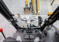 MINI ESCAVADEIRA NEW HOLLAND