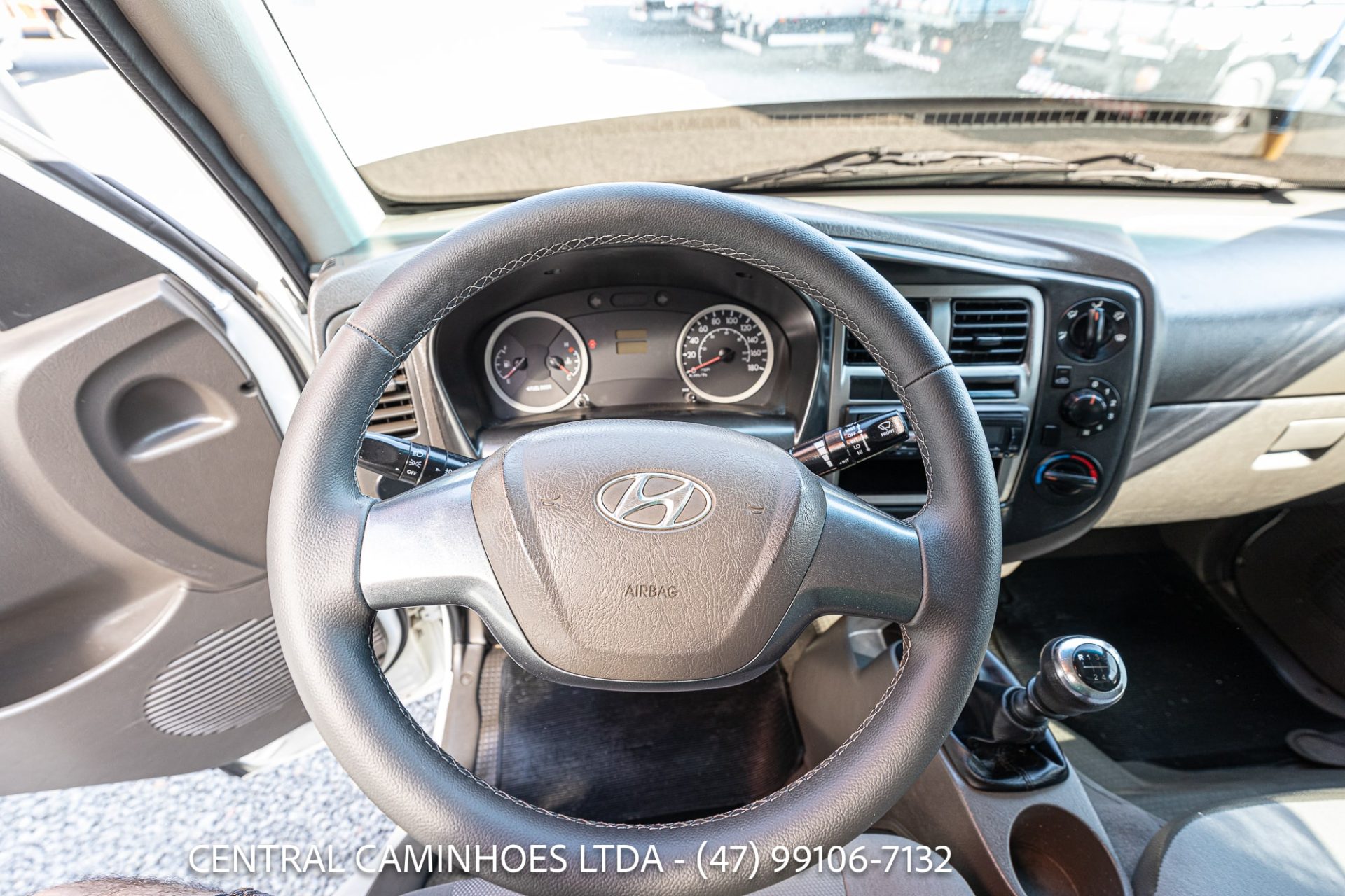 HYUNDAI HR, ANO 2016 COM BAÚ DE ALUMÍNIO