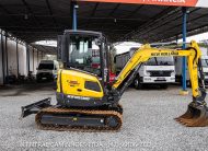 MINI ESCAVADEIRA NEW HOLLAND