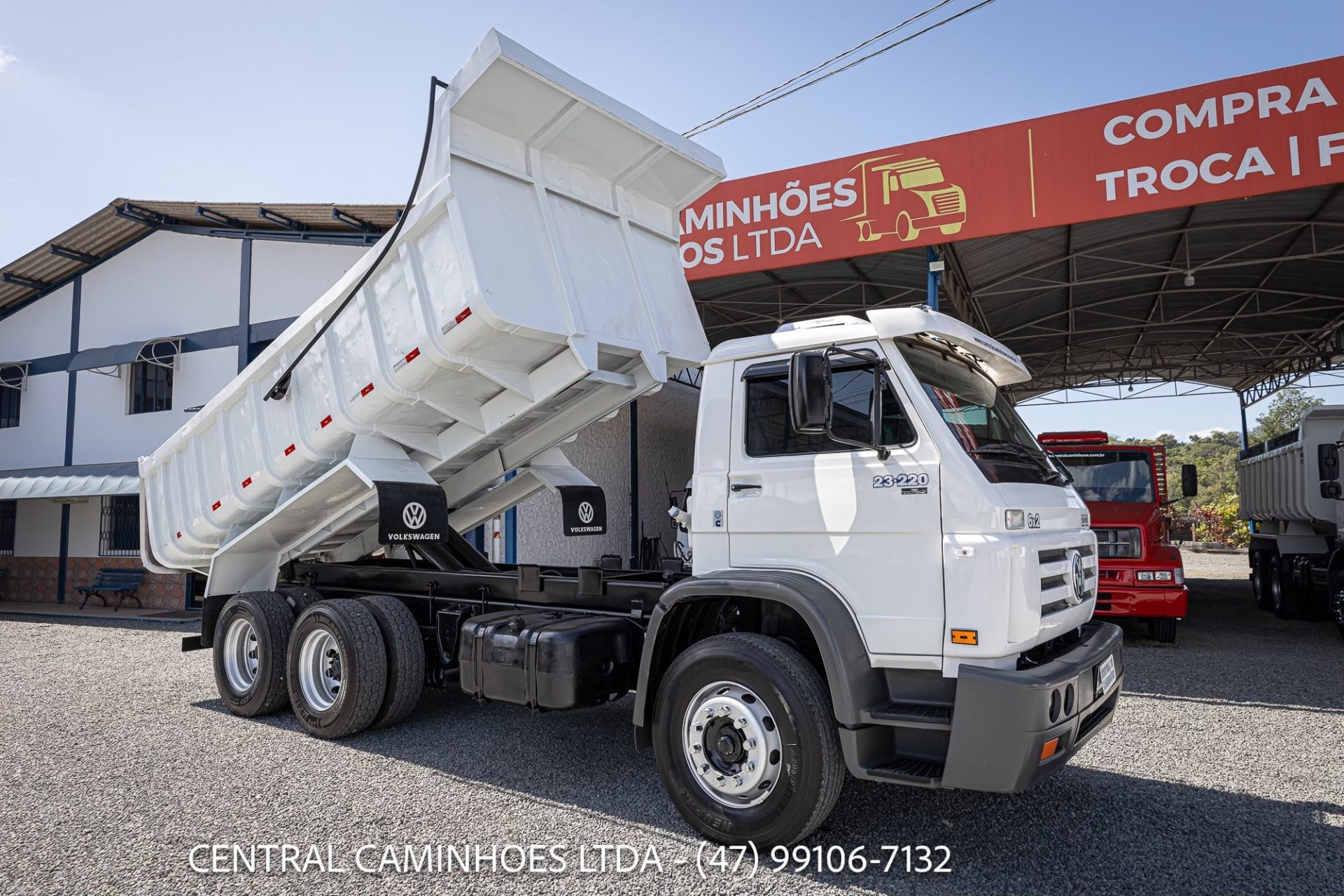 VOLKSWAGEN 23.220 6X2 ANO 2004