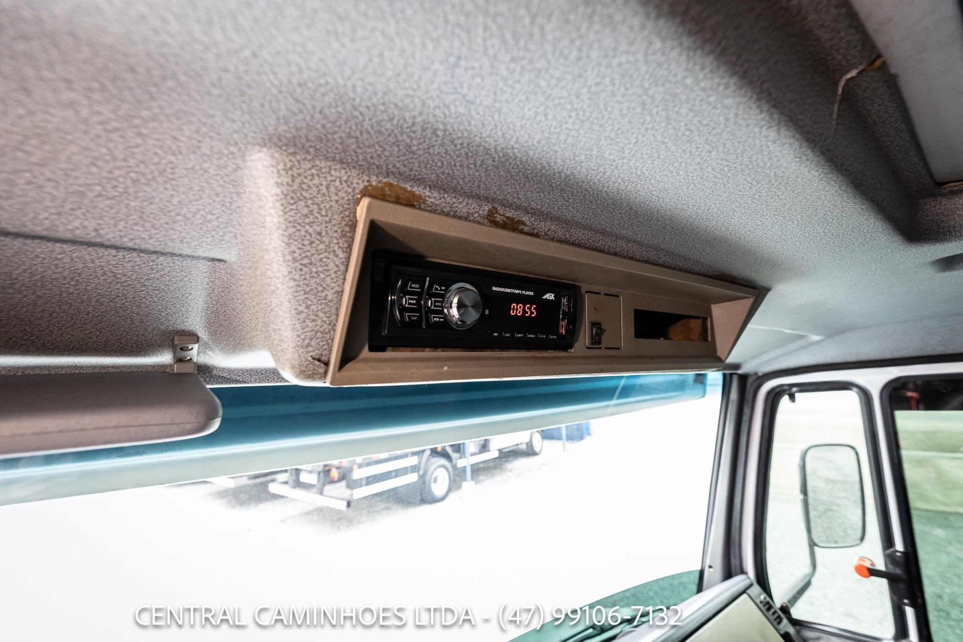 MERCEDES BENZ 710 ANO 2002