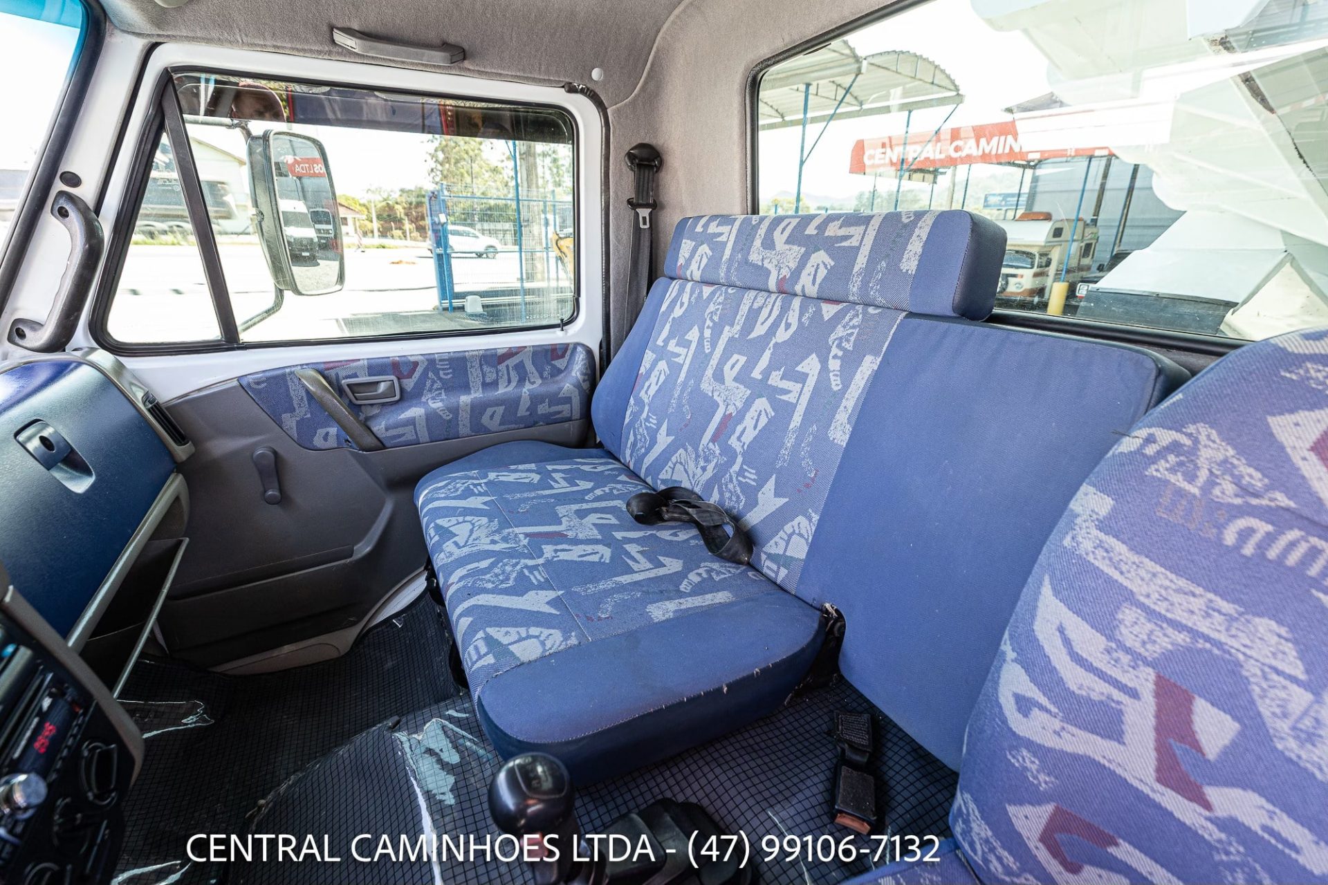 VOLKSWAGEN 23.220 6X2 ANO 2004