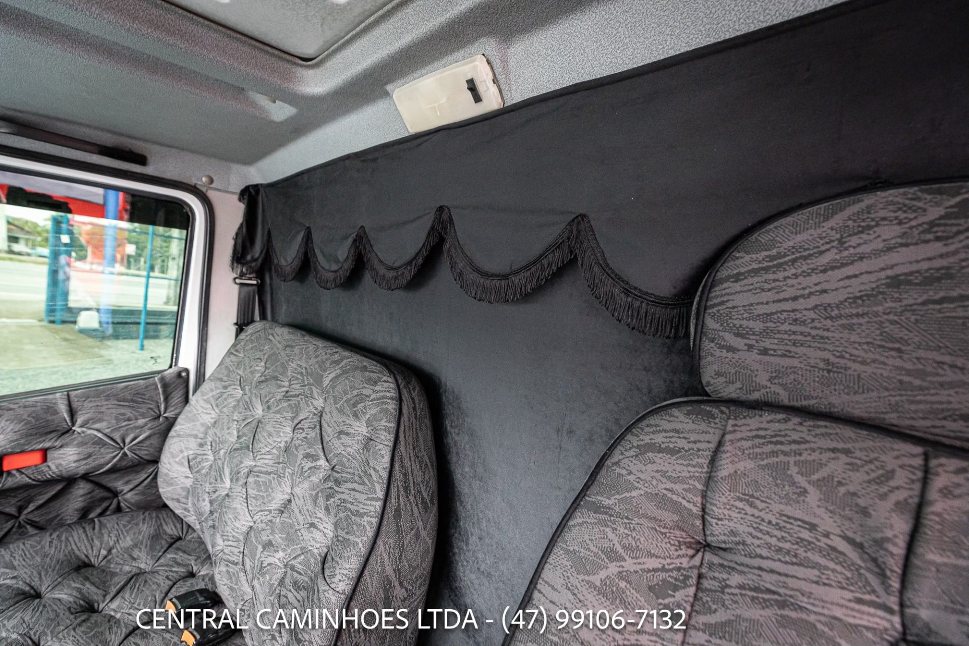 MERCEDES BENZ 710 ANO 2002