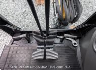 MINI ESCAVADEIRA NEW HOLLAND