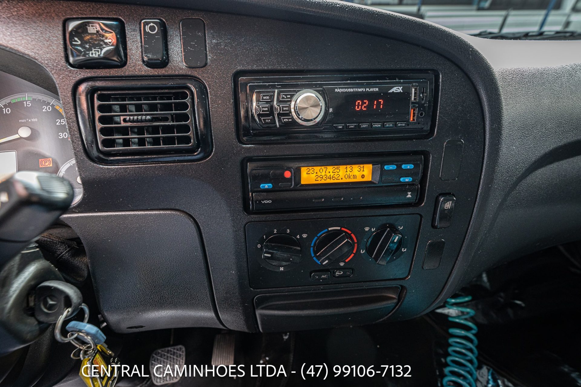 MB ACCELO 1016 ANO 2015 COMPLETO