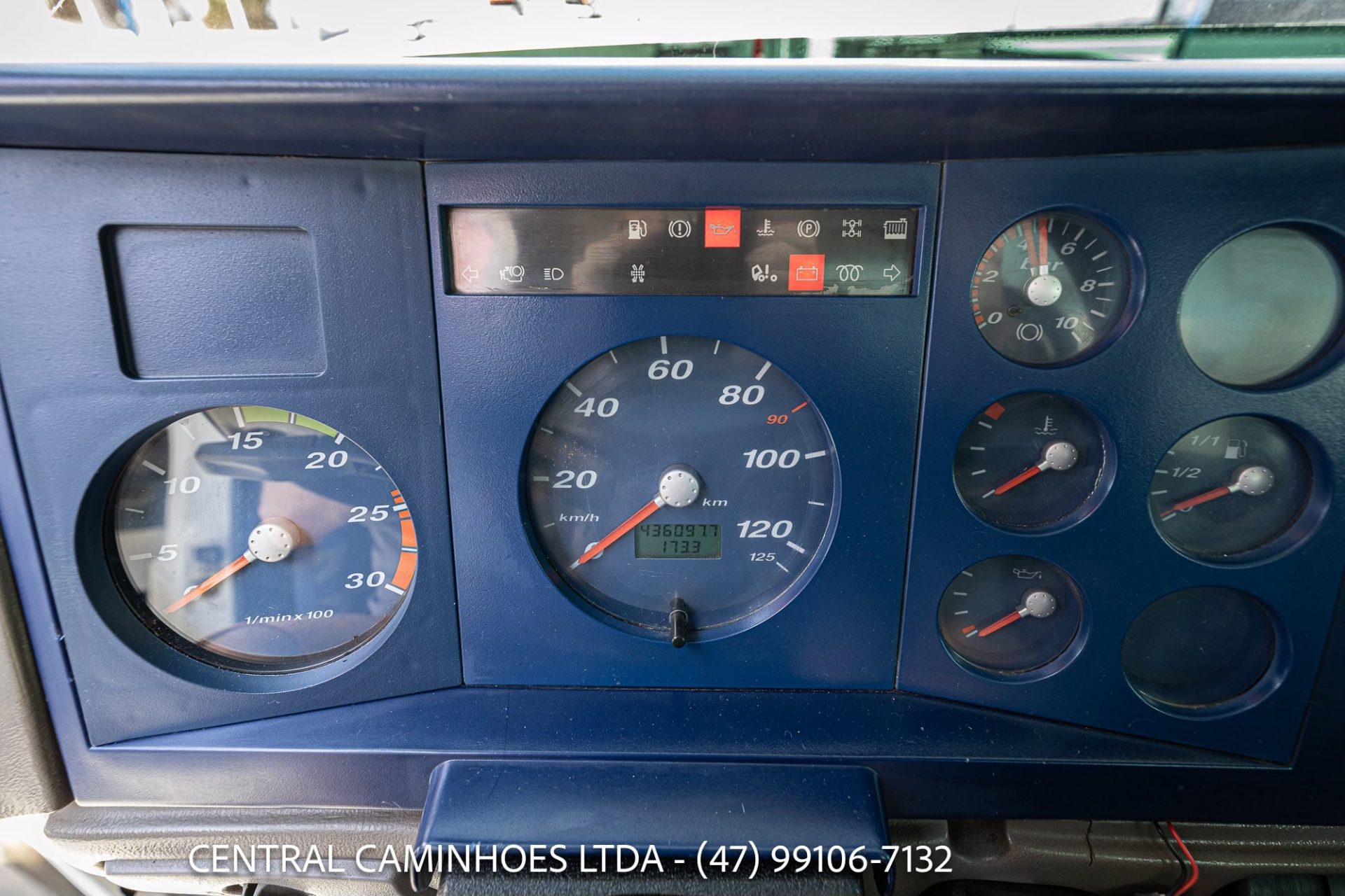 VOLKSWAGEN 23.220 6X2 ANO 2004