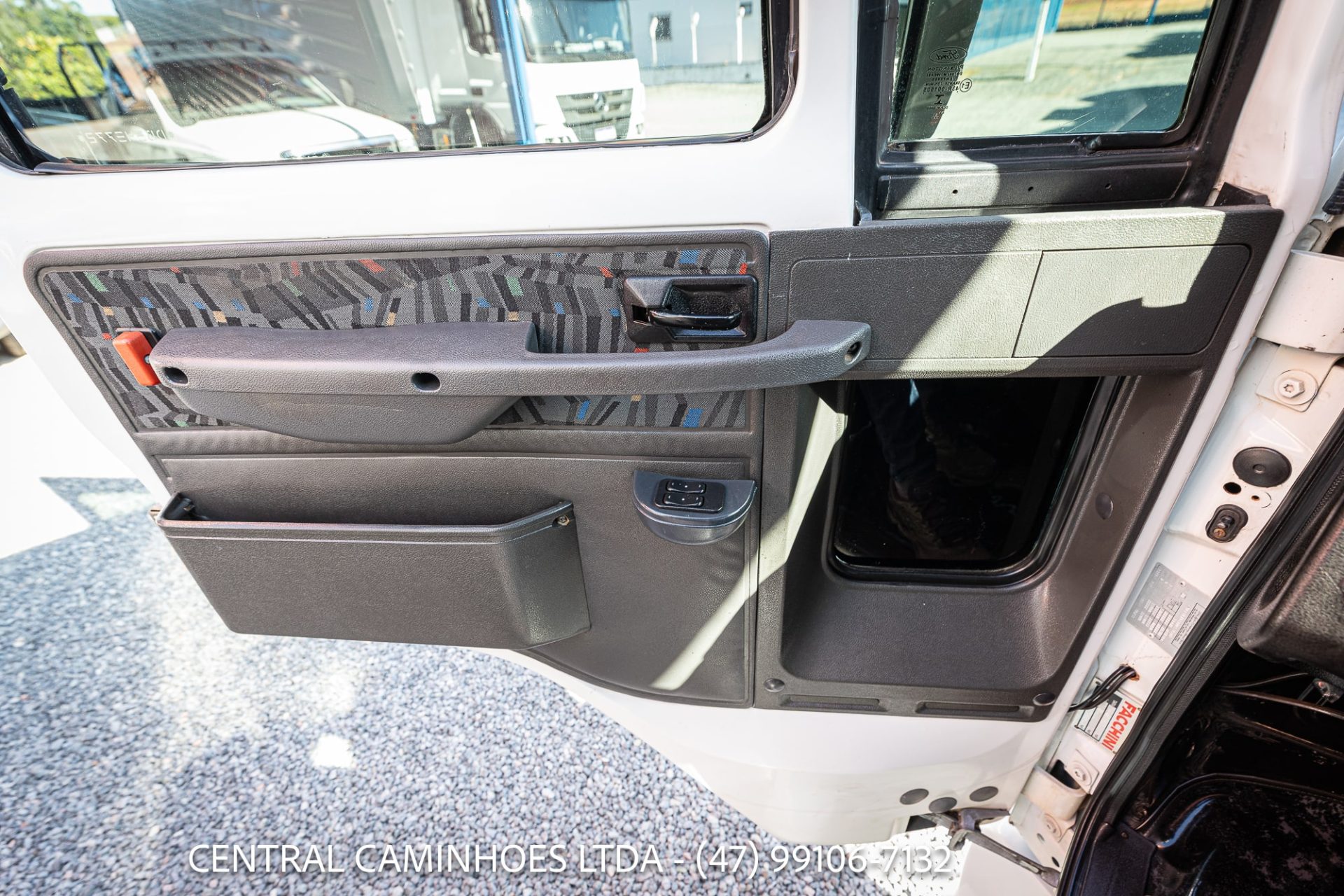 FORD CARGO 816 S ANO 2013