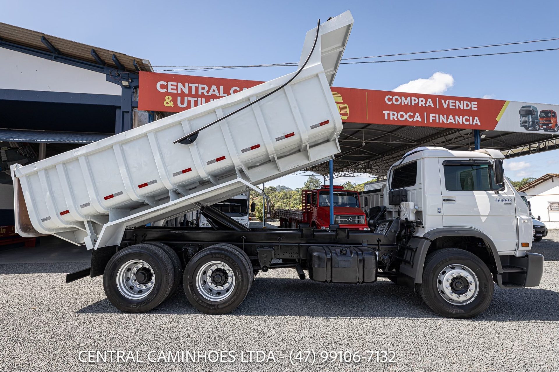 VOLKSWAGEN 23.220 6X2 ANO 2004