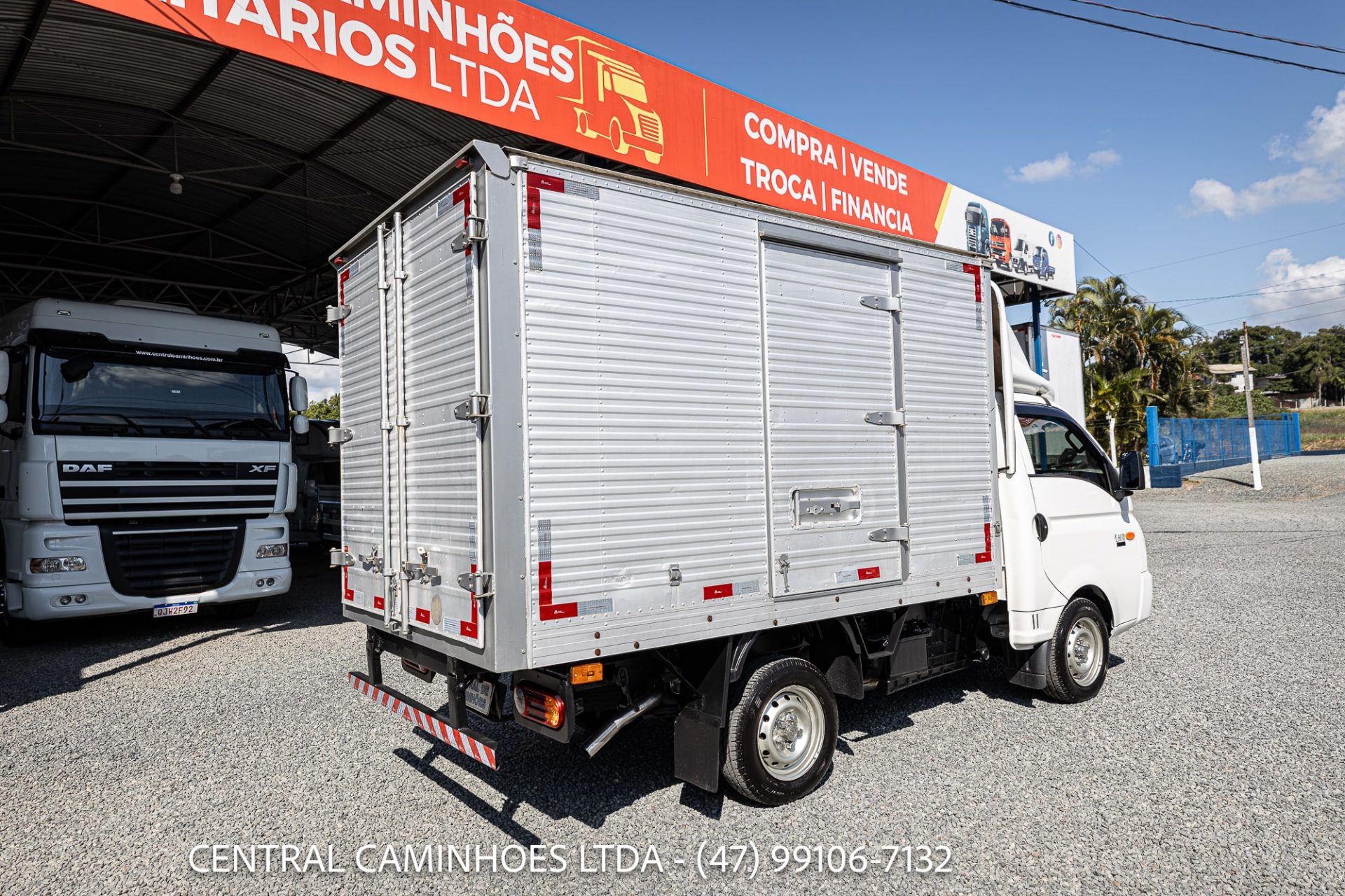 HYUNDAI HR, ANO 2016 COM BAÚ DE ALUMÍNIO
