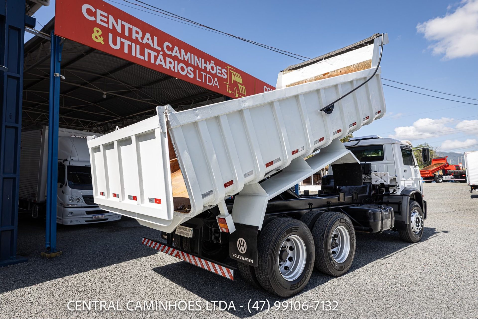 VOLKSWAGEN 23.220 6X2 ANO 2004