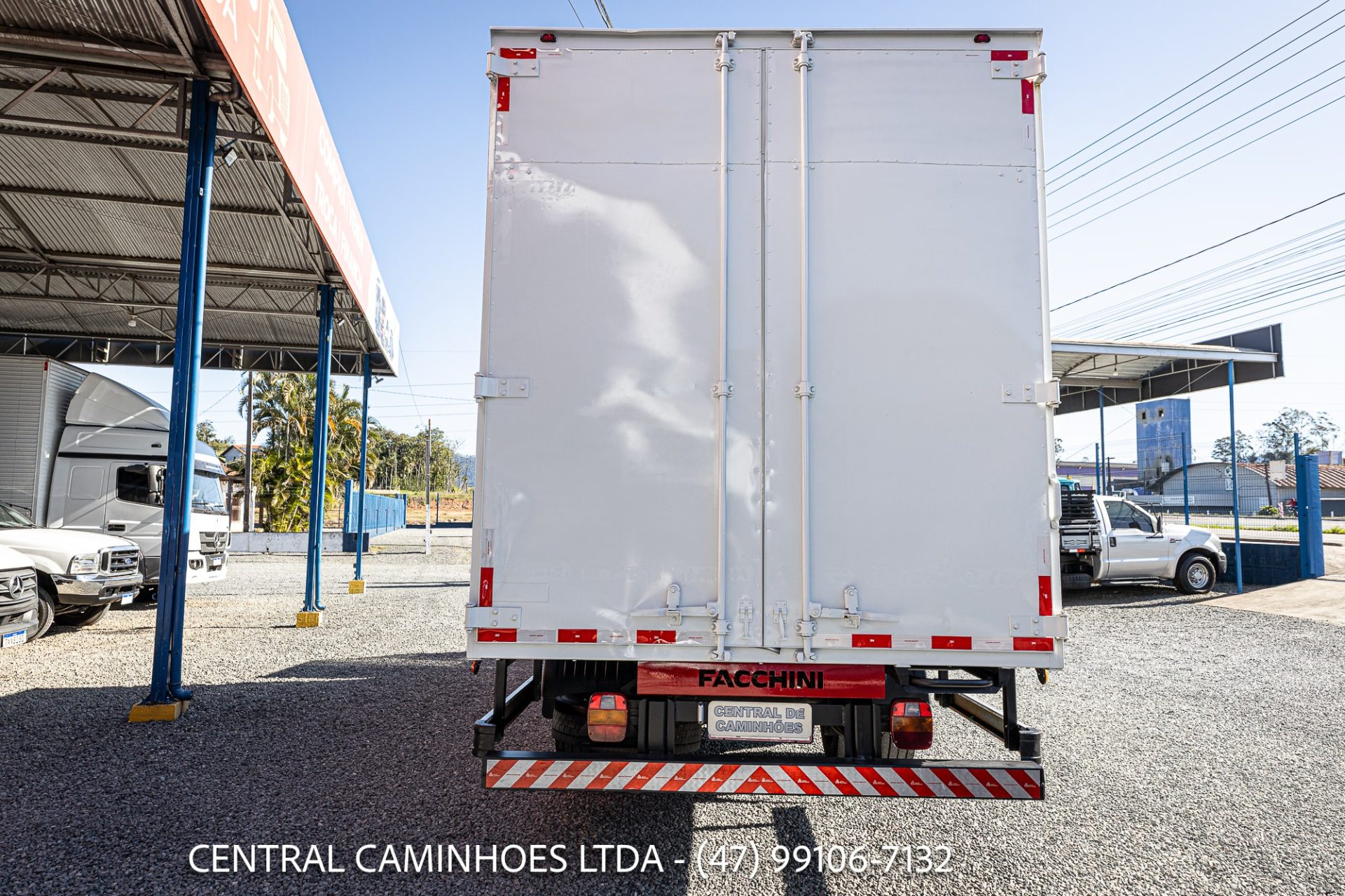 FORD CARGO 816 S ANO 2013