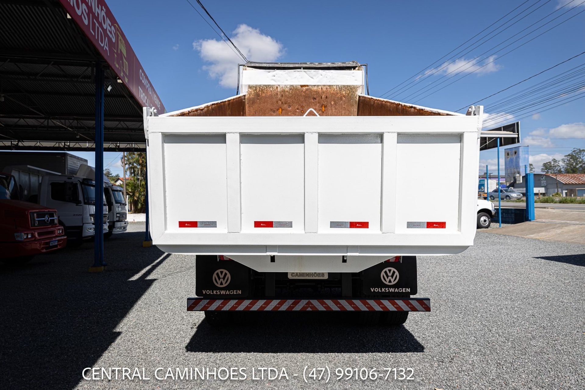 VOLKSWAGEN 23.220 6X2 ANO 2004