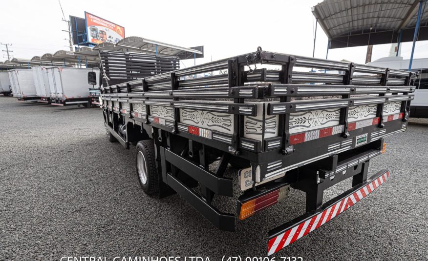 MB ACCELO 715C ANO 2006
