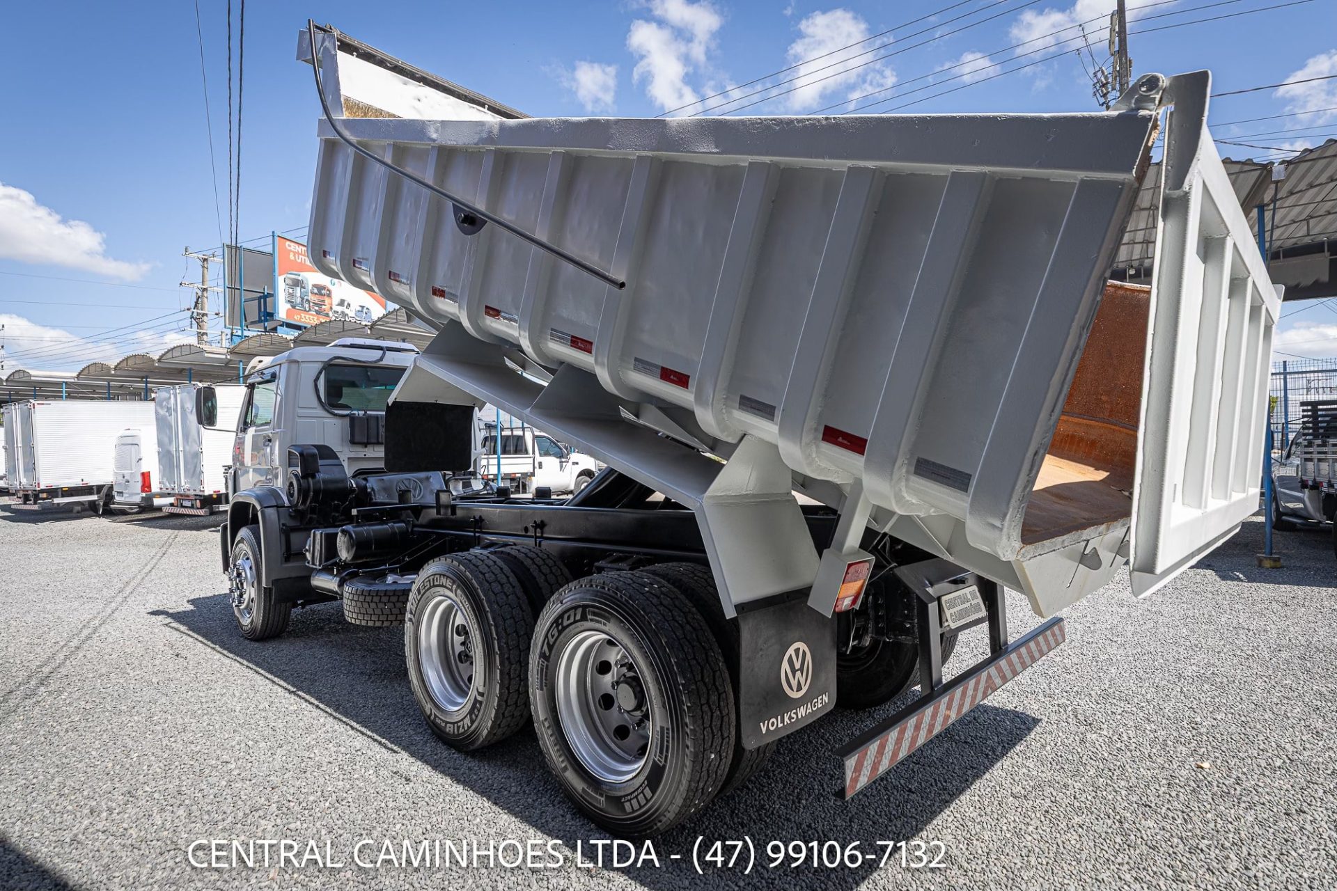 VOLKSWAGEN 23.220 6X2 ANO 2004