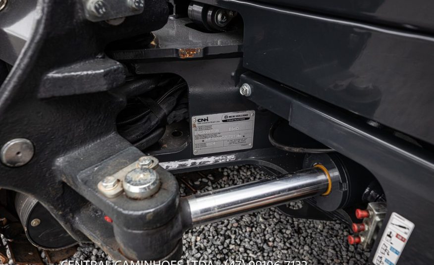 MINI ESCAVADEIRA NEW HOLLAND