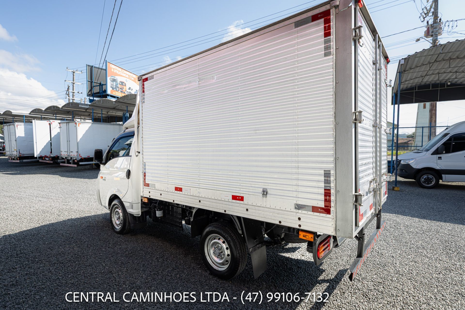 HYUNDAI HR, ANO 2016 COM BAÚ DE ALUMÍNIO