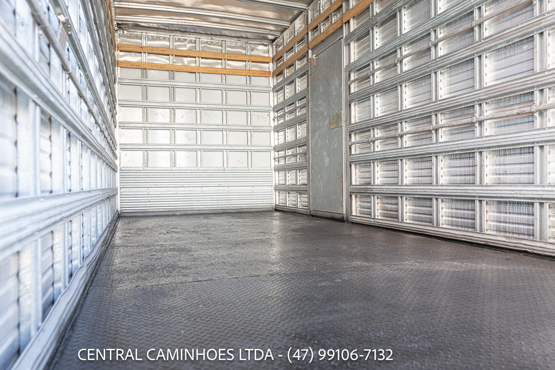 FORD CARGO 816 S ANO 2013