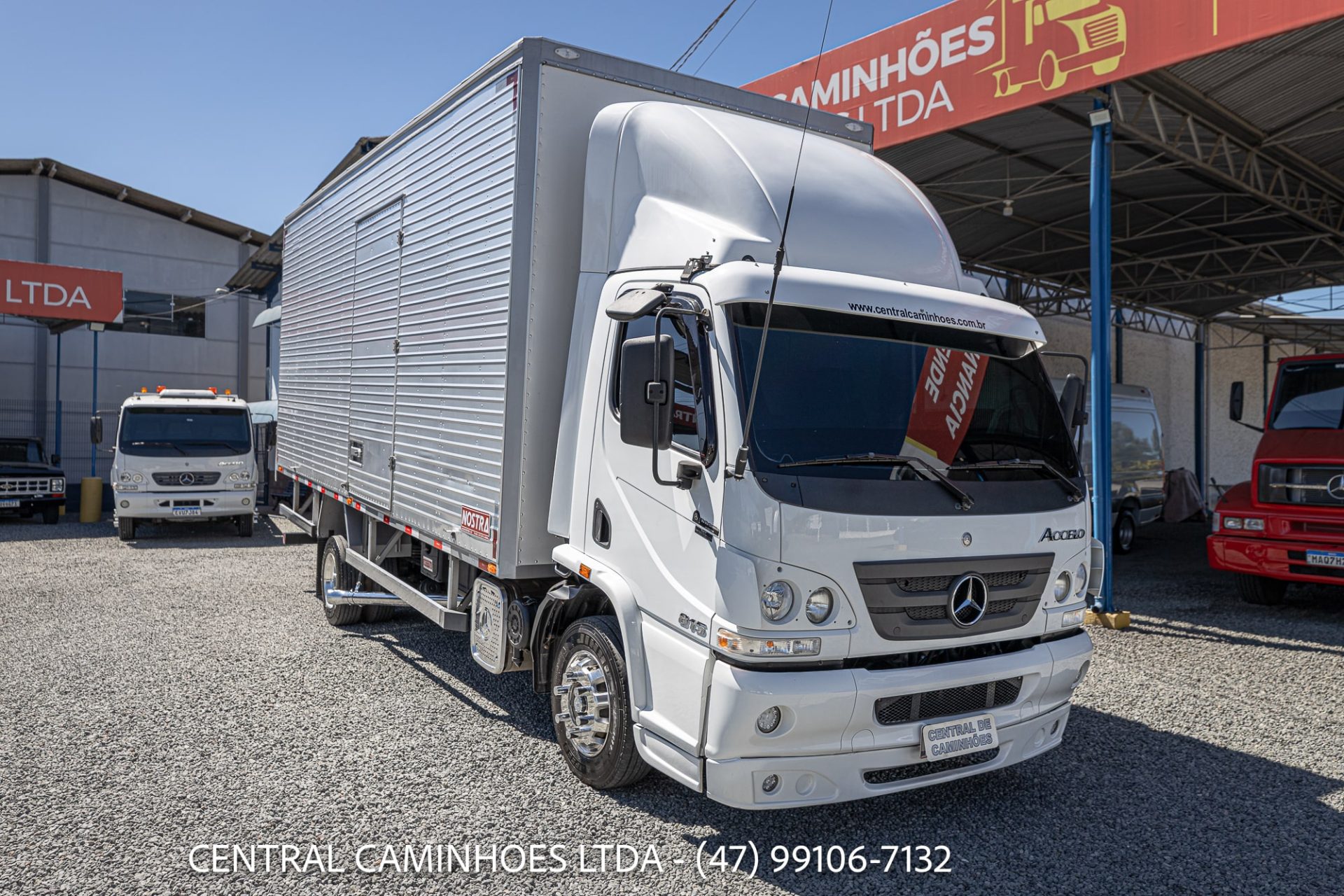 MB ACCELO 815 ANO 2022 COM ACESSÓRIOS