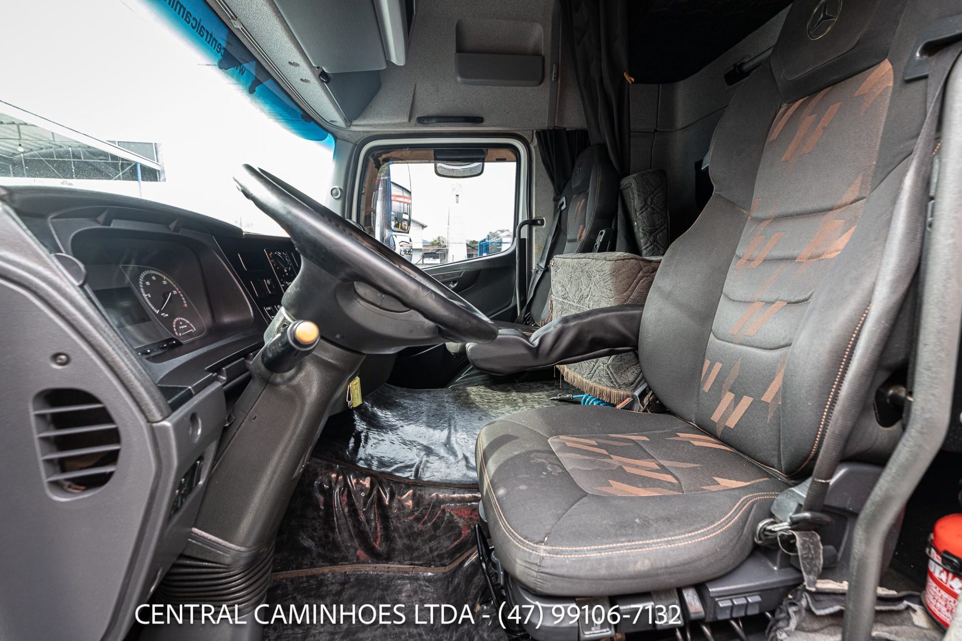 MERCEDES BENZ AXOR 2644 S 6X4 ANO 2019 TETO ALTO