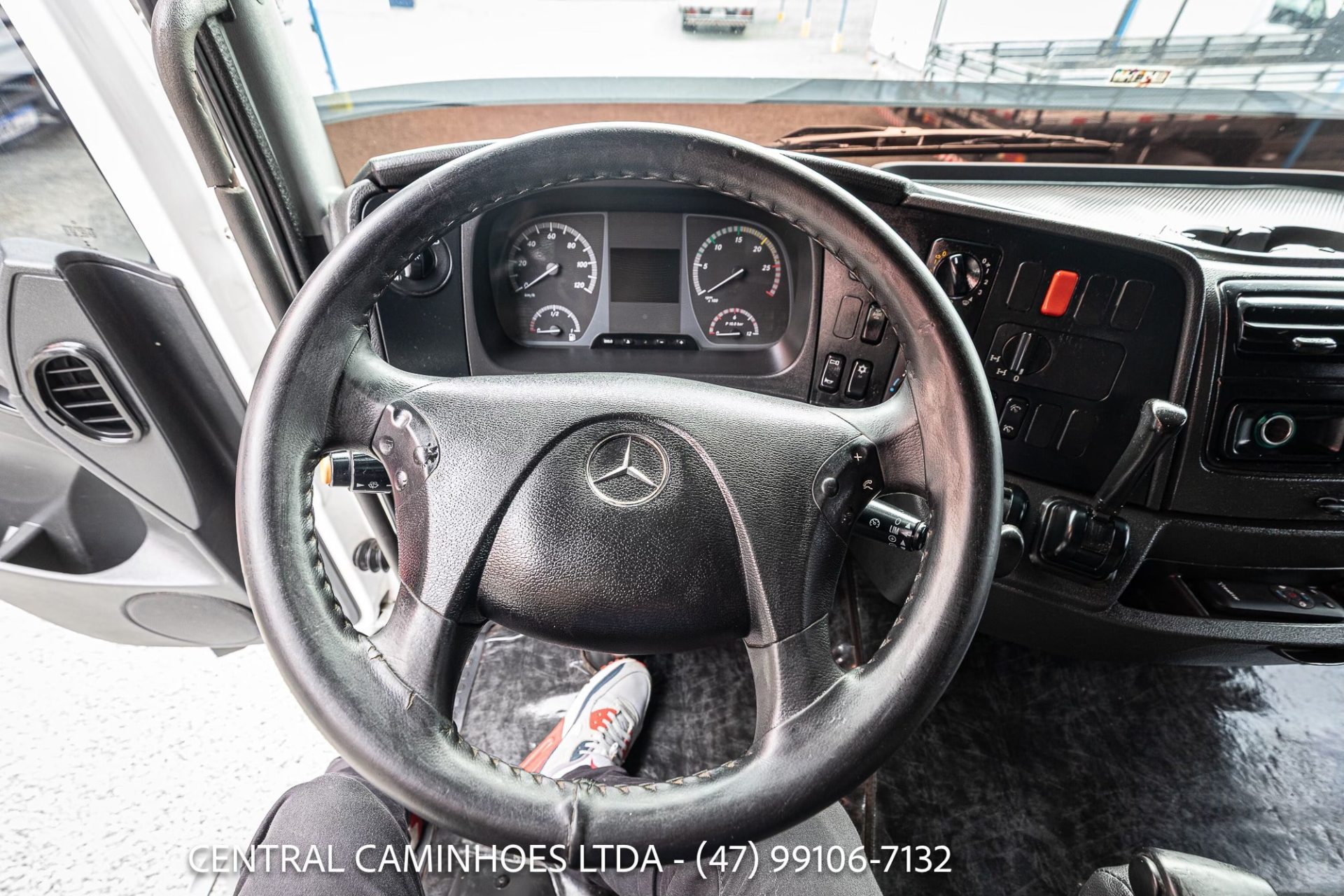 MERCEDES BENZ AXOR 2644 S 6X4 ANO 2019 TETO ALTO