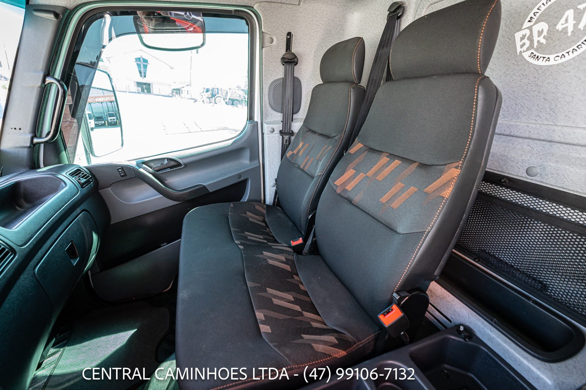 MB ACCELO 815 ANO 2022 COM ACESSÓRIOS