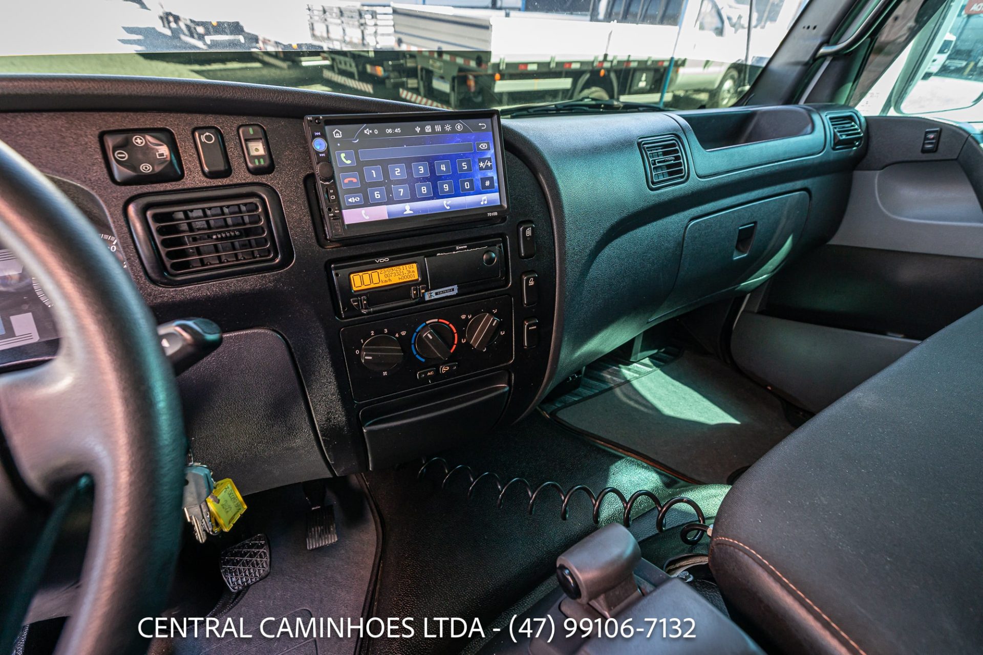 MB ACCELO 815 ANO 2022 COM ACESSÓRIOS