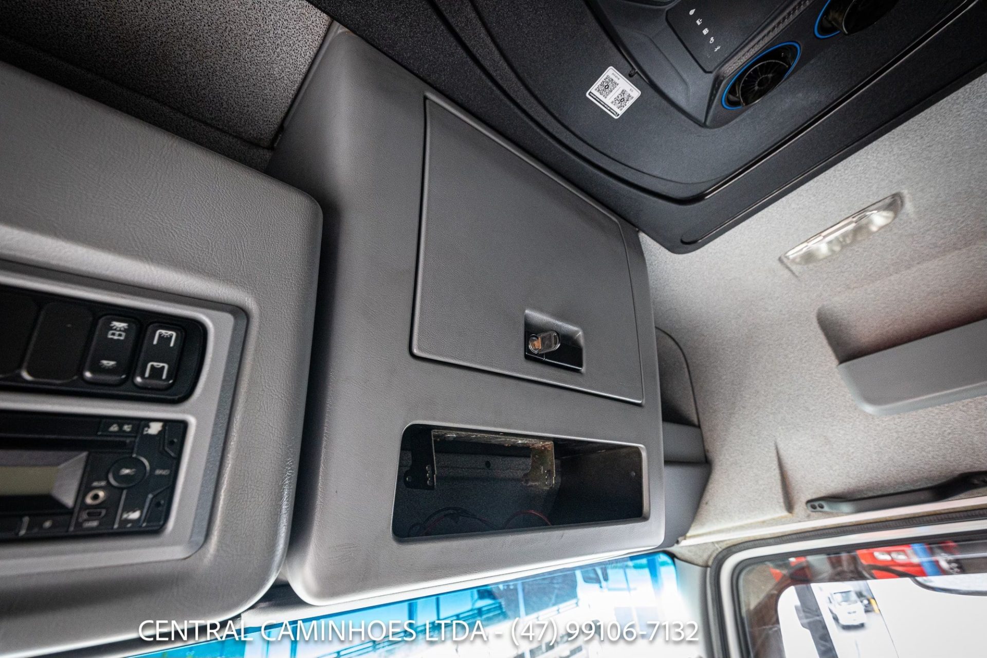 MERCEDES BENZ AXOR 2644 S 6X4 ANO 2019 TETO ALTO