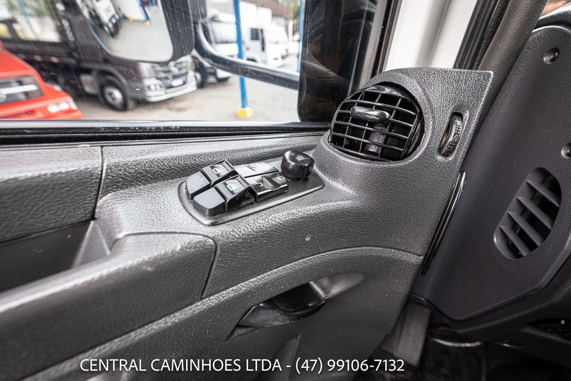 MERCEDES BENZ AXOR 2644 S 6X4 ANO 2019 TETO ALTO