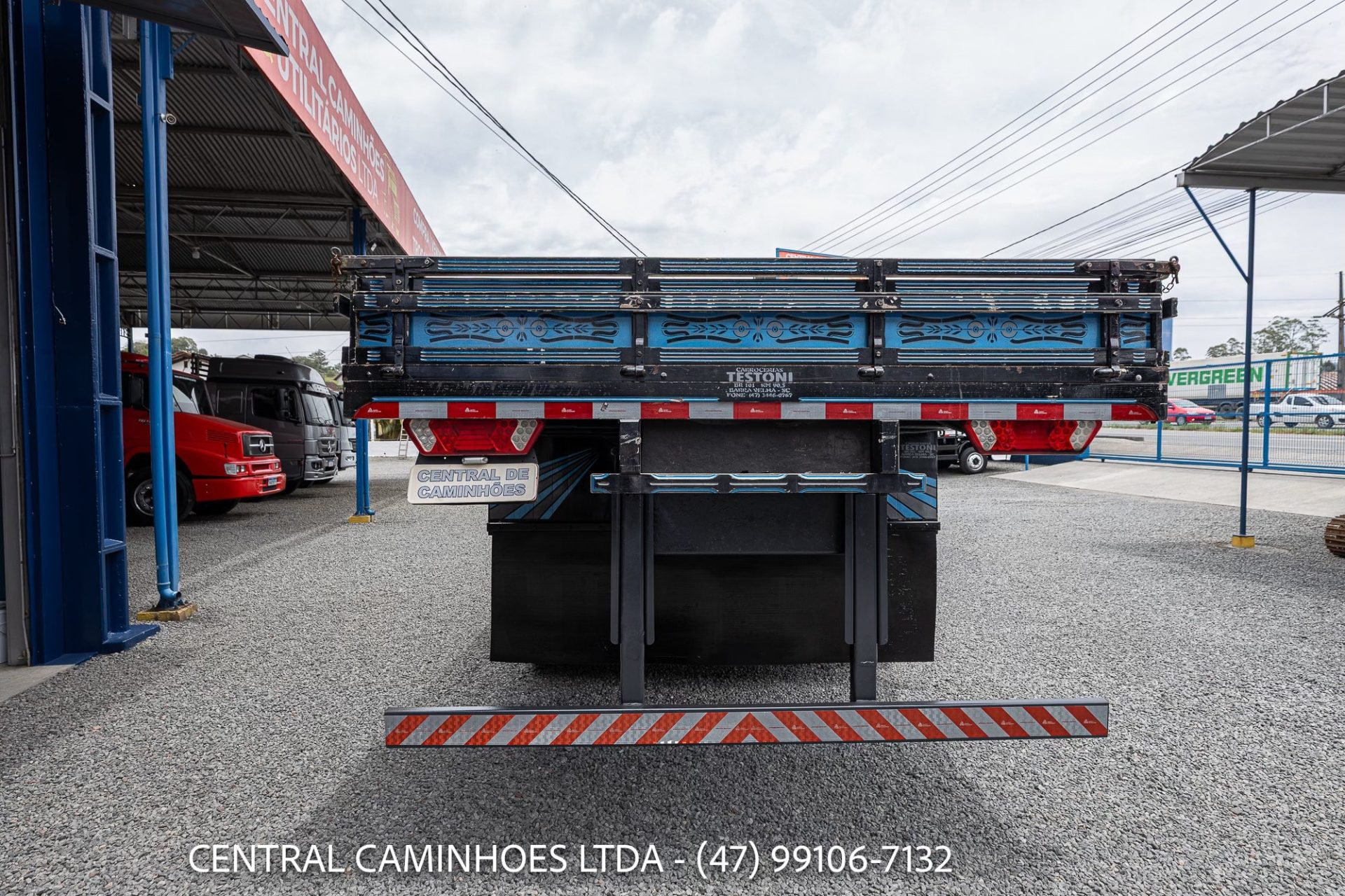 IVECO TECTOR 31.300 8X2 BI TRUCK ANO 2020 LEITO