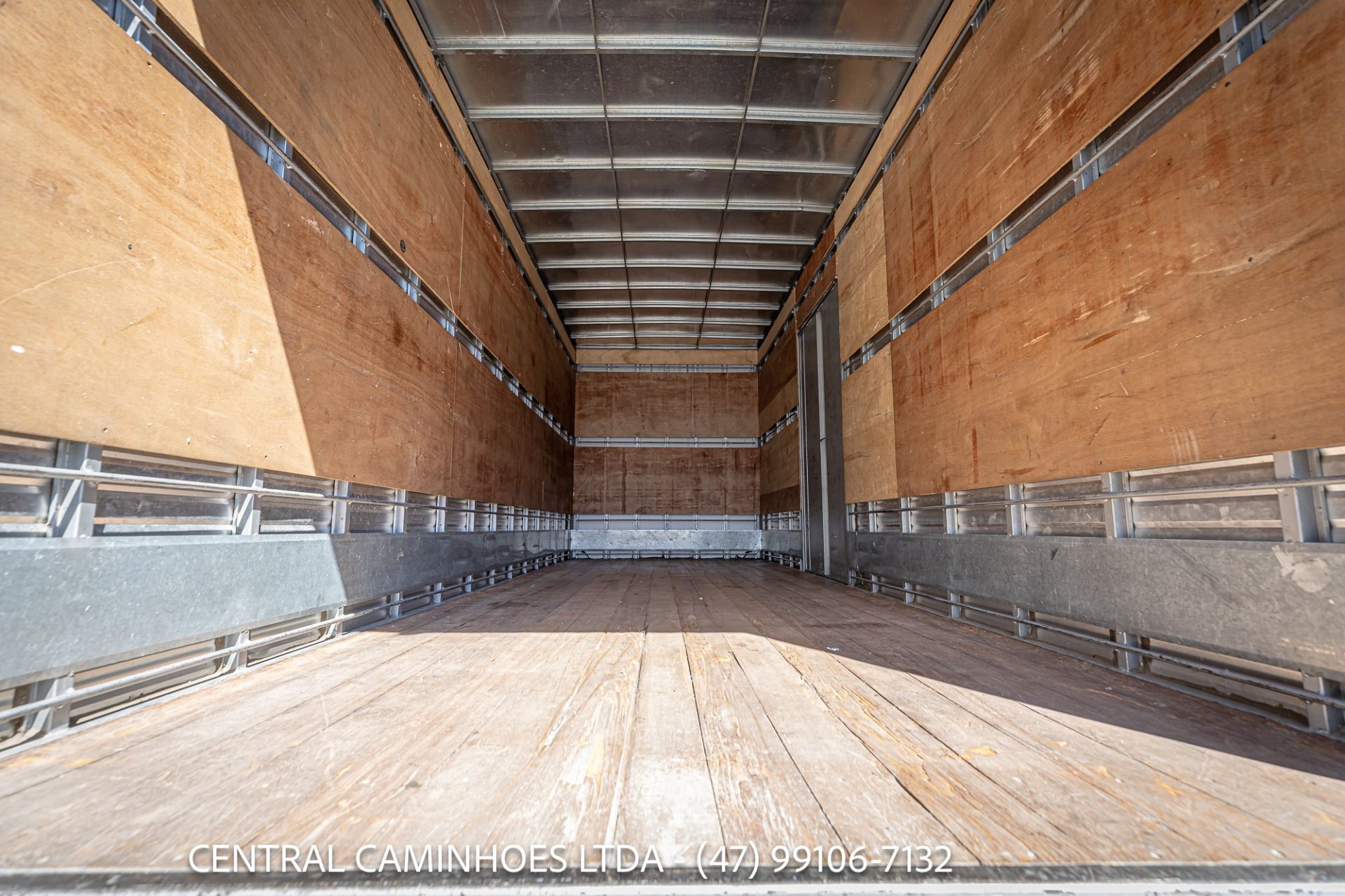 MB ACCELO 815 ANO 2022 COM ACESSÓRIOS