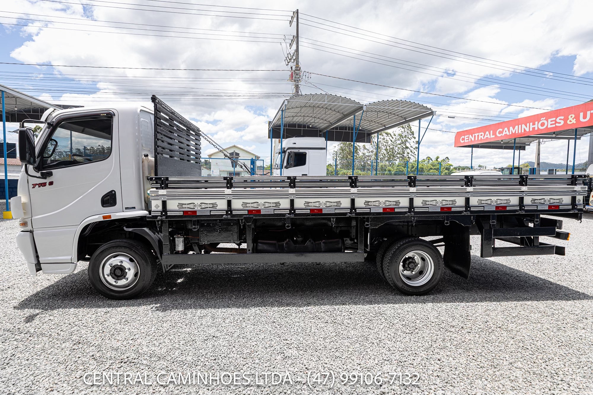 MERCEDES BENZ ACCELO 715C ANO 2006