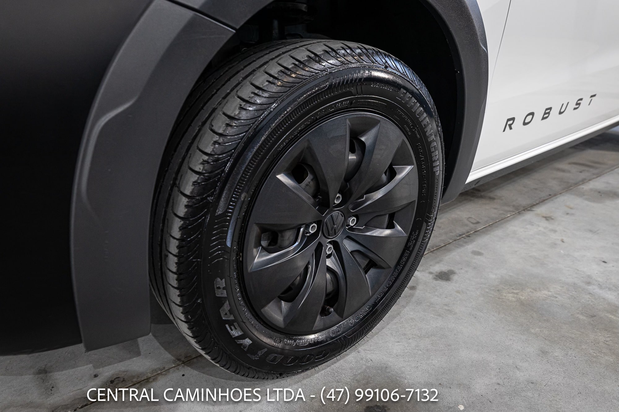 VOLKSWAGEN SAVEIRO ROBUST ANO 2024/24 COMPLETA COM CAPOTA DE FIBRA