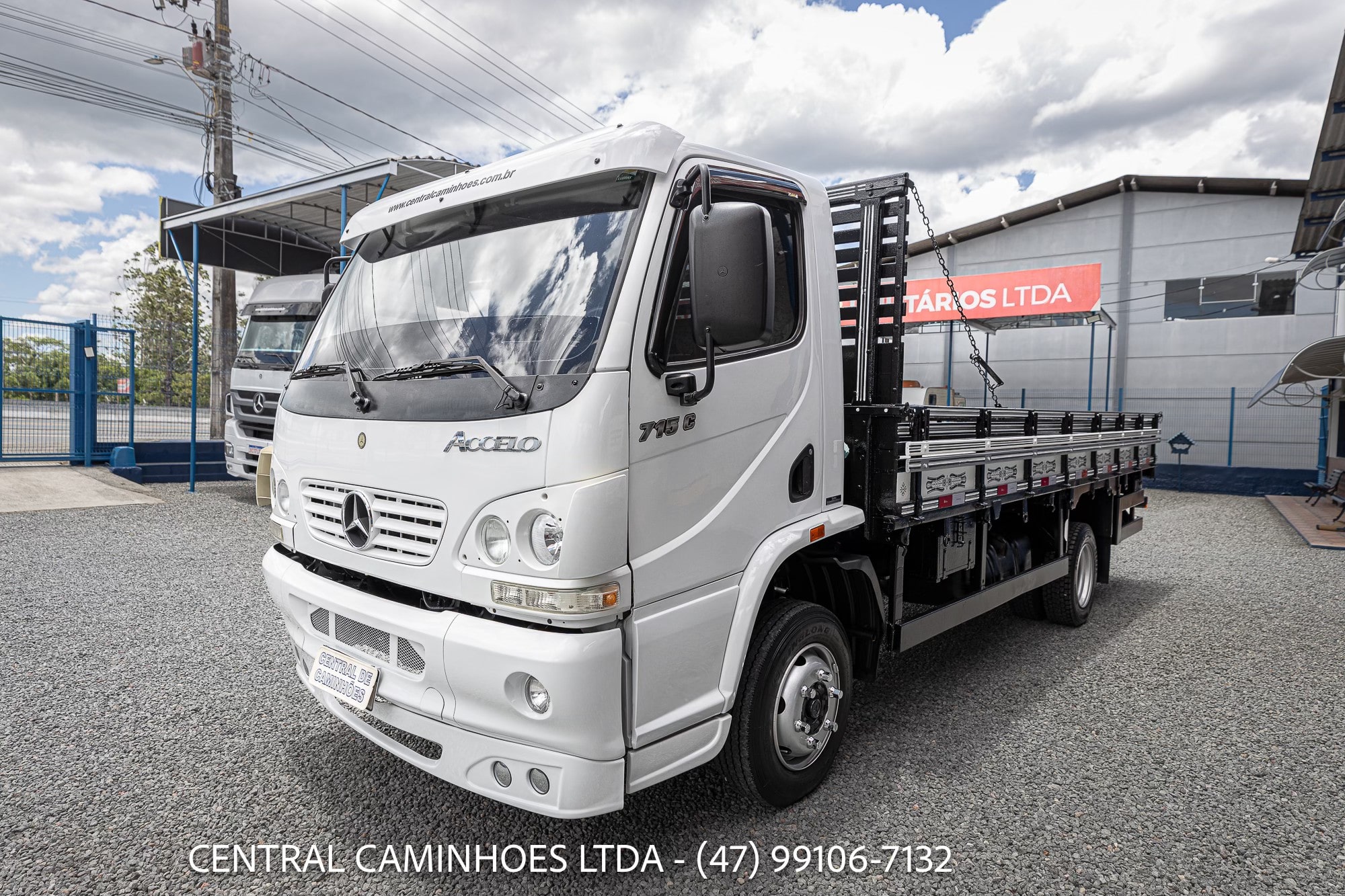 MERCEDES BENZ ACCELO 715C ANO 2006