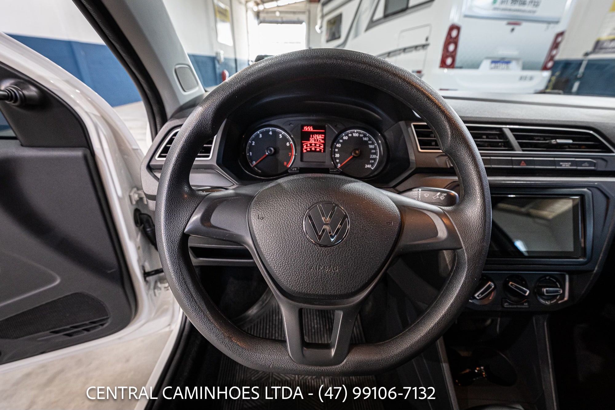 VOLKSWAGEN SAVEIRO ROBUST ANO 2024/24 COMPLETA COM CAPOTA DE FIBRA