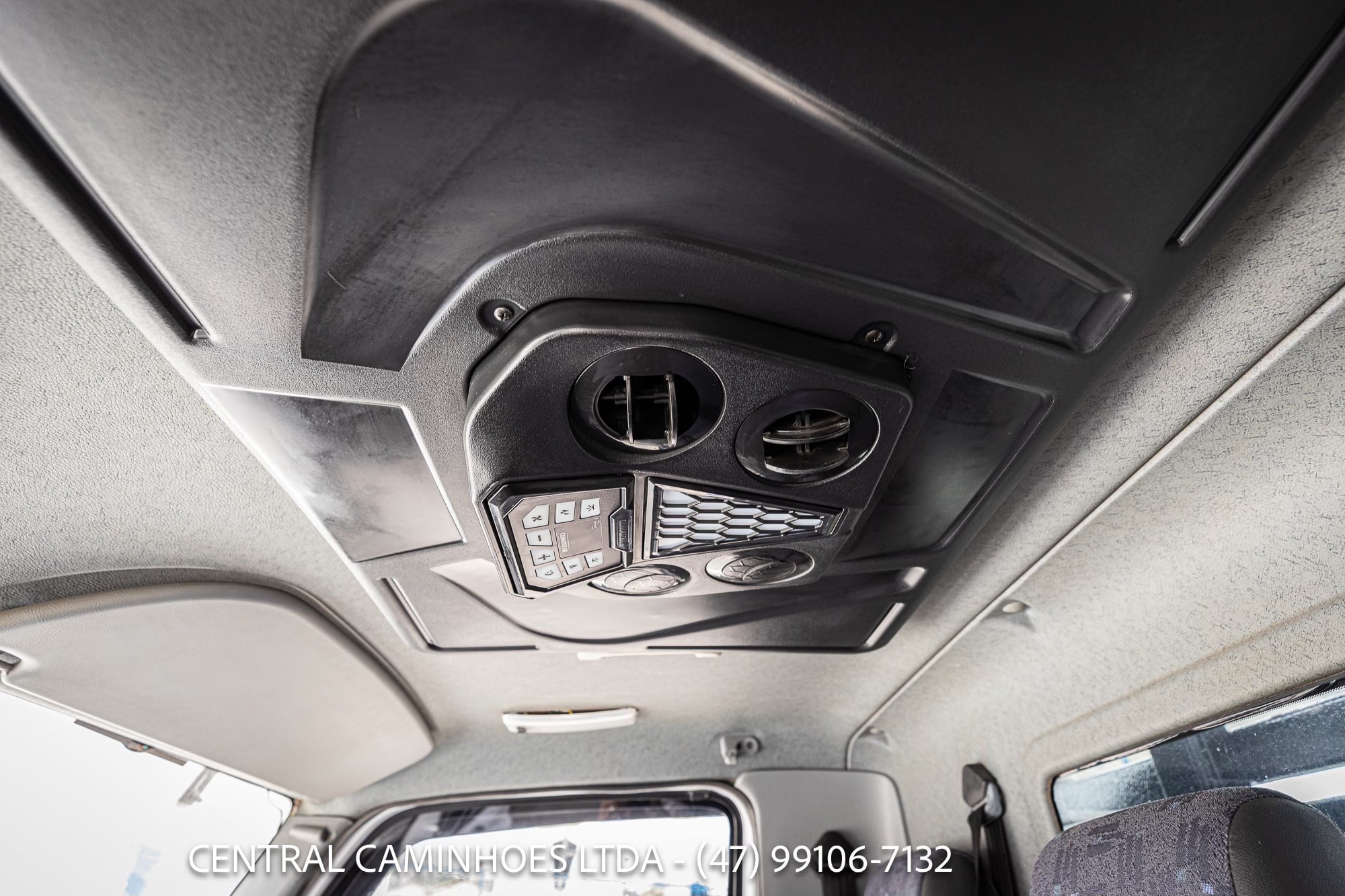 MERCEDES BENZ ACCELO 715C ANO 2006