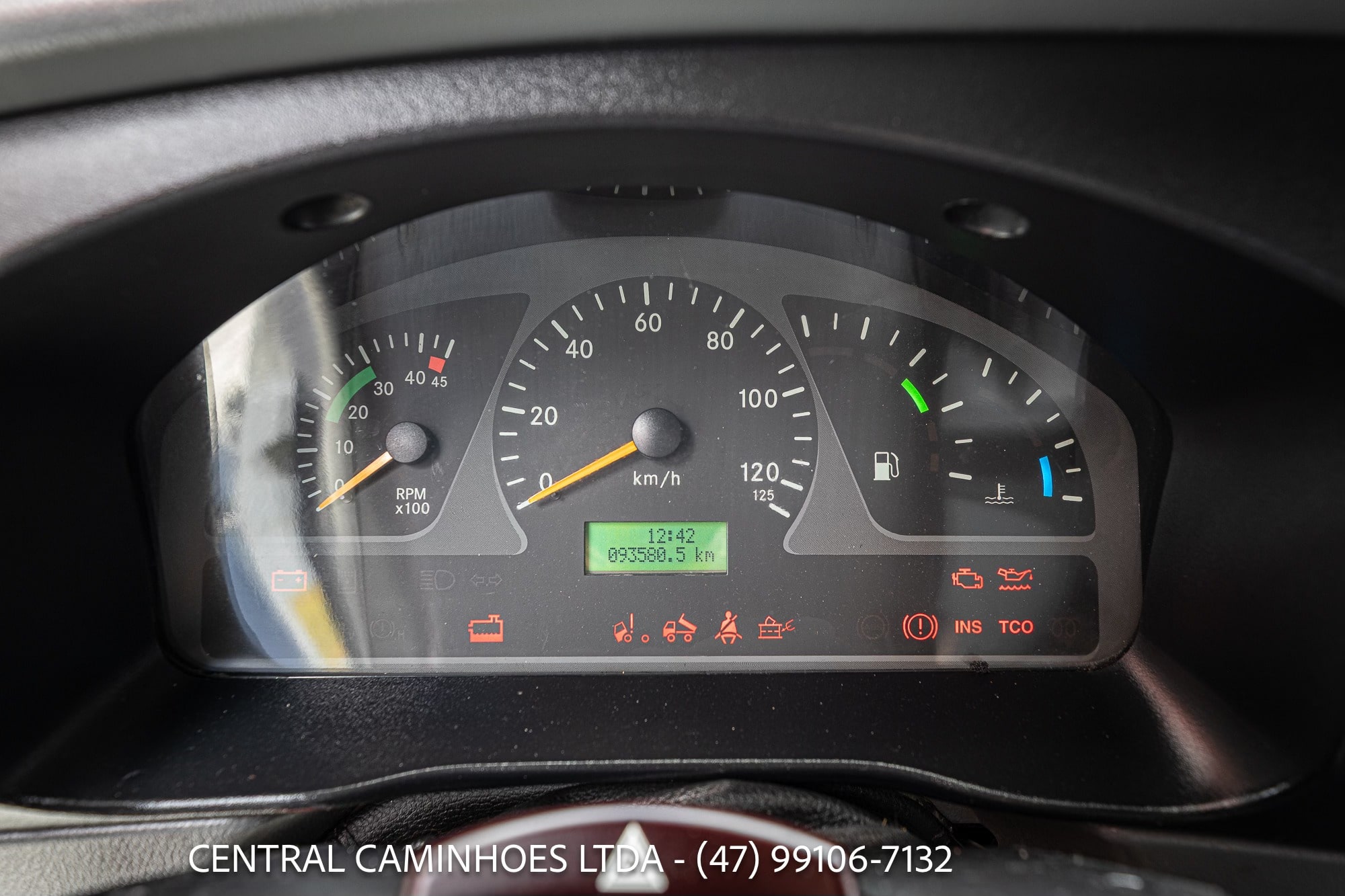 MERCEDES BENZ ACCELO 715C ANO 2006