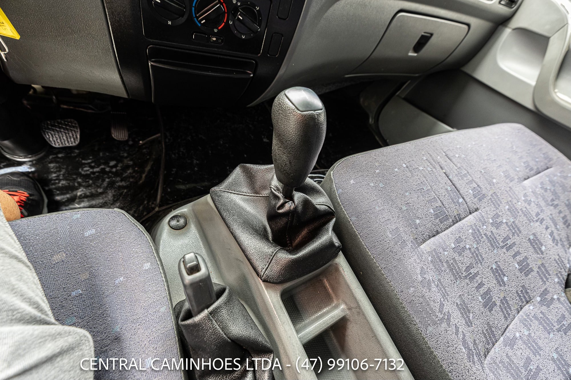 MERCEDES BENZ ACCELO 715C ANO 2006