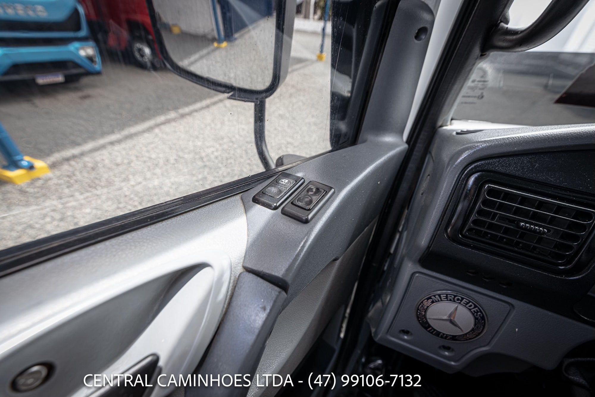 MERCEDES BENZ ACCELO 715C ANO 2006